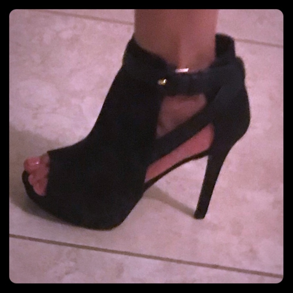Apt. 9 Clerk Women’s Wrap Heels Size 9